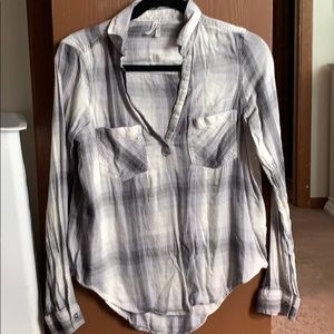 Mudd V Neck Gray and Lilac Plaid Top